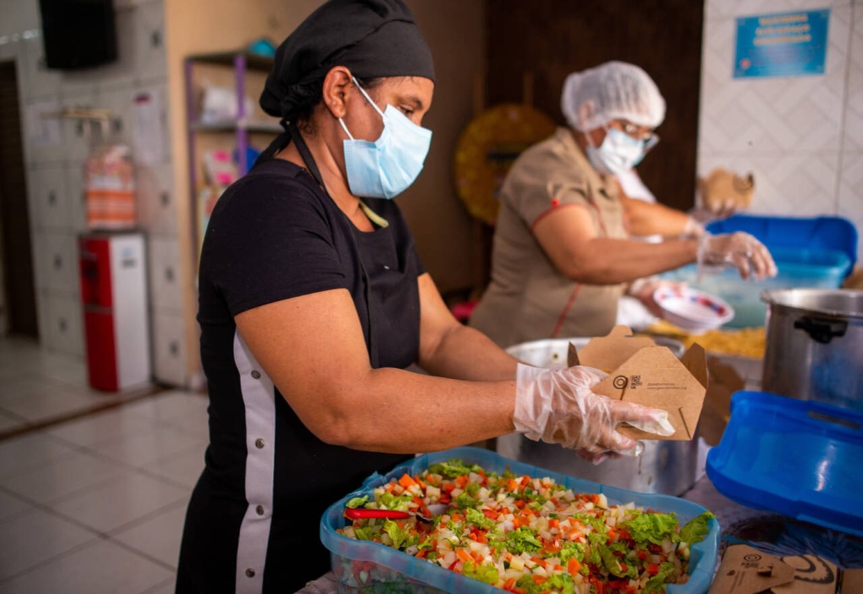 Sodexo vai liderar a frente de capacitação de mulheres em condições de vulnerabilidade social, com o programa &#034;Faça e Venda&#034;, visando o desenvolvimento de empreendedoras no ramo gastronômico. - 